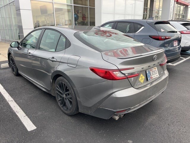 2025 Toyota Camry SE photo 4