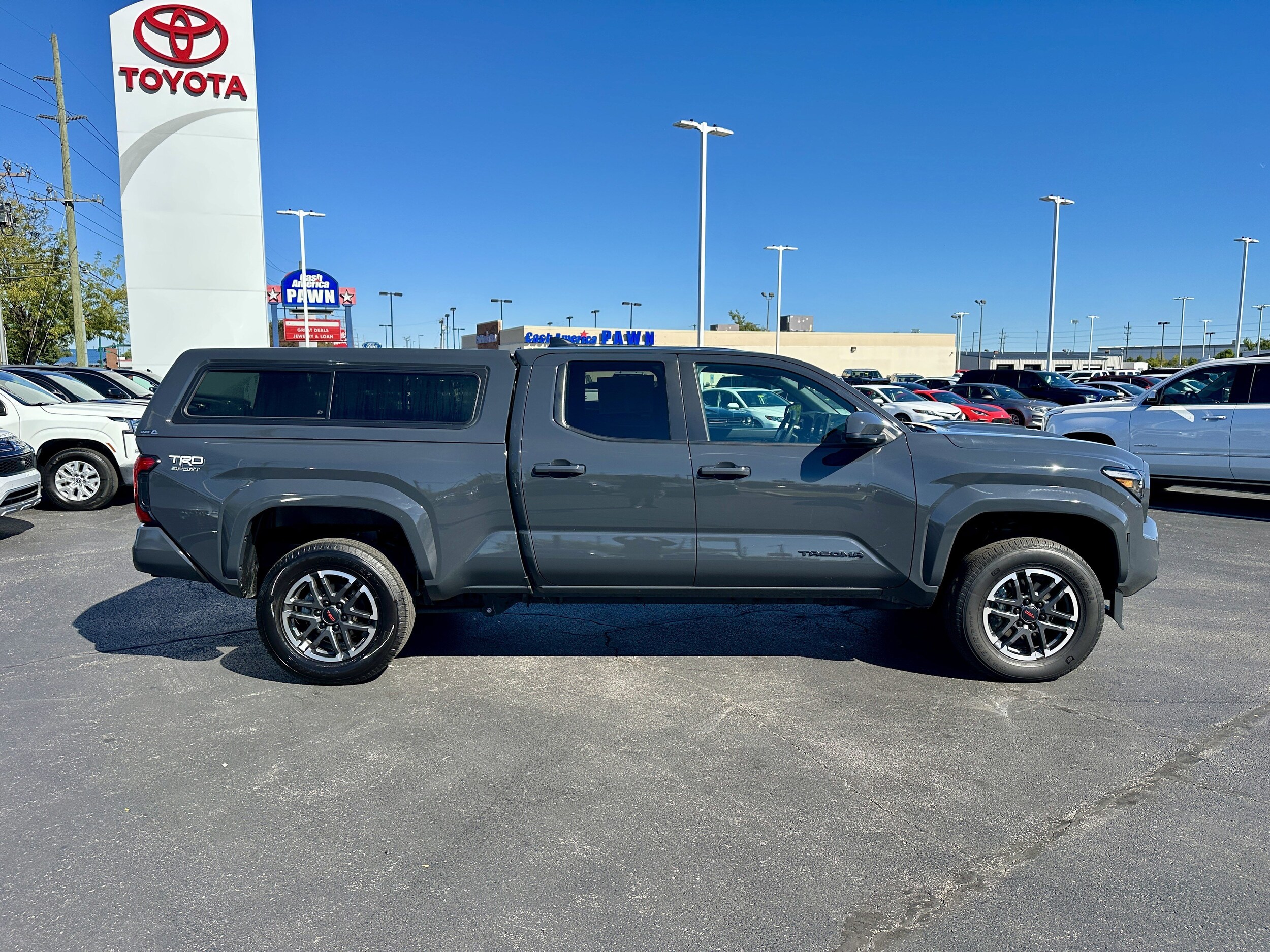 2024 Toyota Tacoma TRD Sport Double Cab photo 2