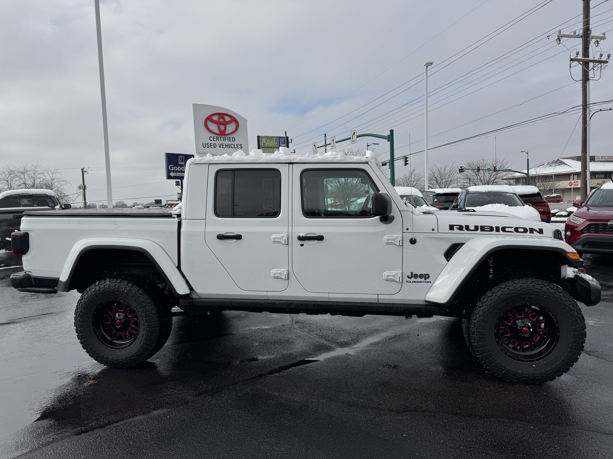 2021 Jeep Gladiator Rubicon photo 2