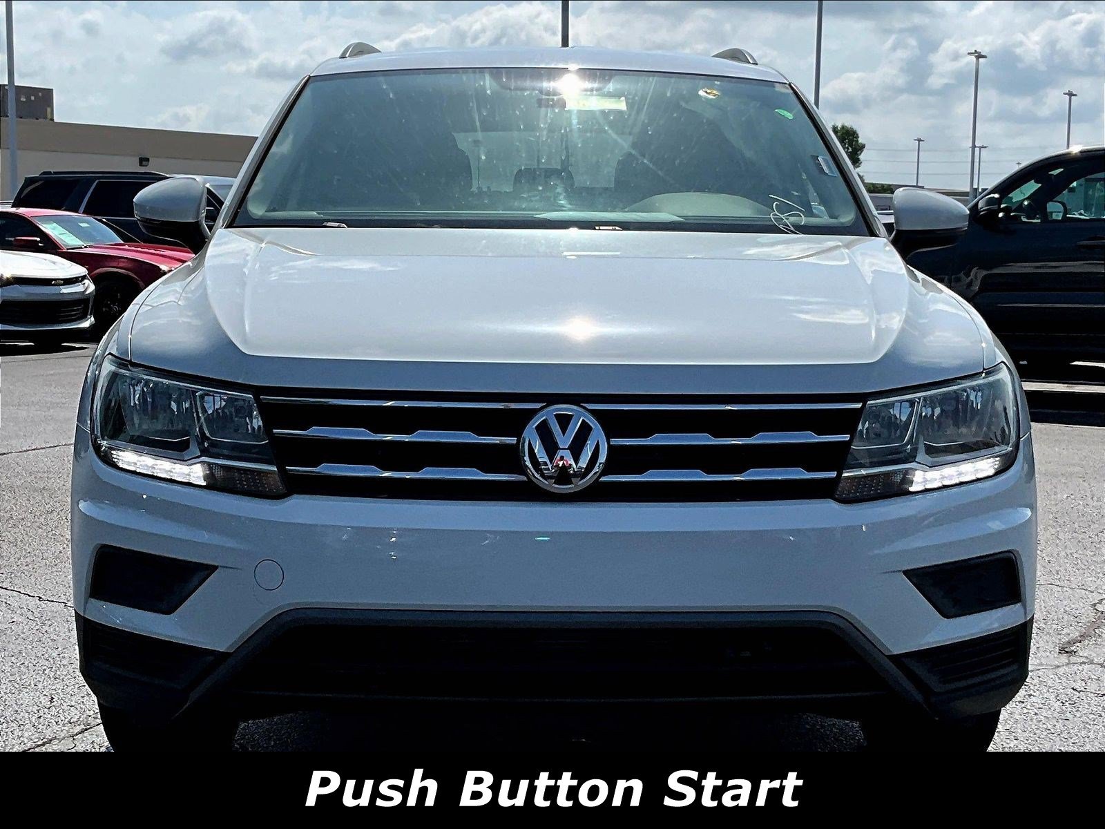 Used 2020 Volkswagen Tiguan SE with VIN 3VV3B7AX2LM055662 for sale in Clarksville, IN