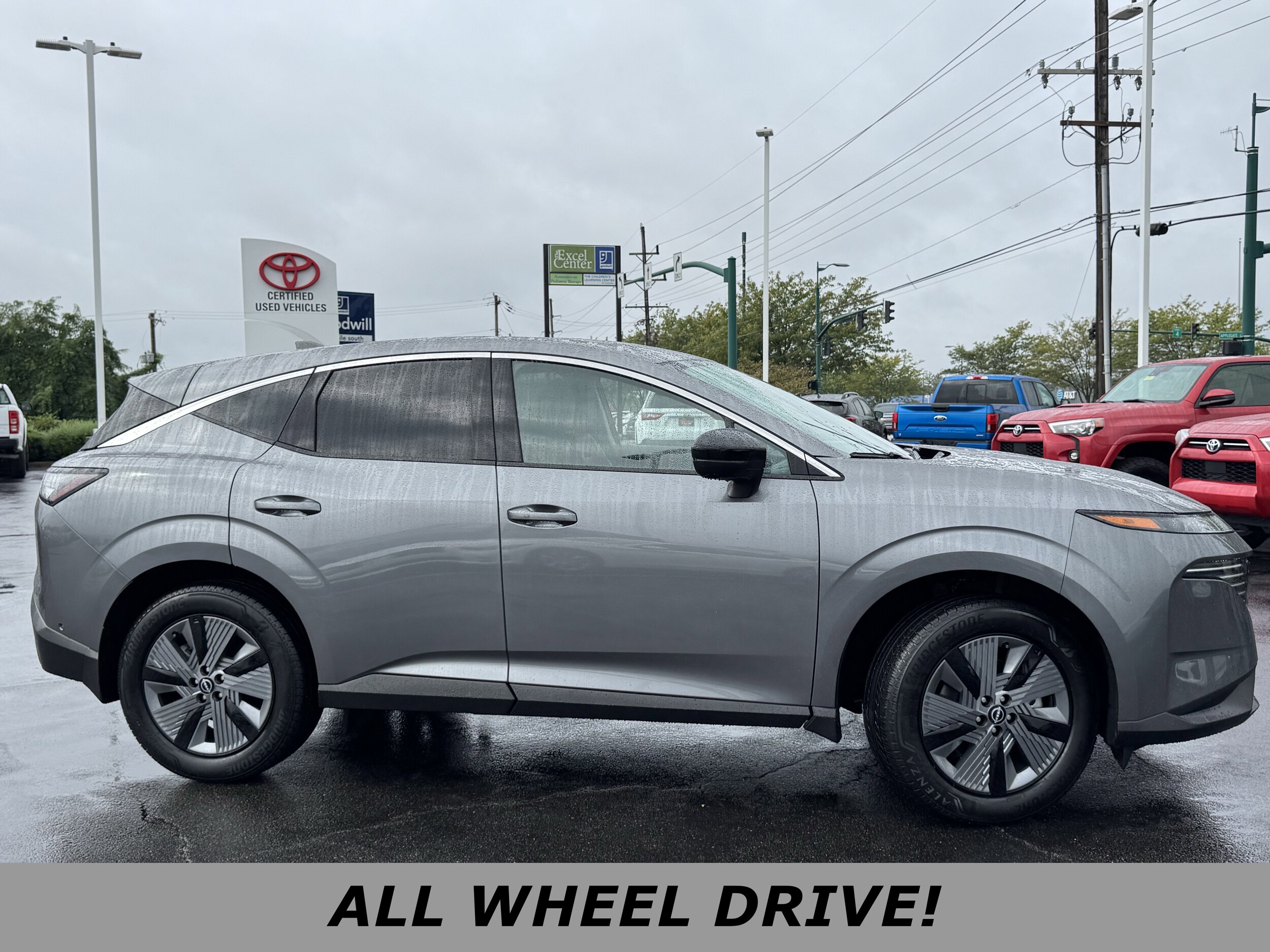 2025 Nissan Murano SL photo 2
