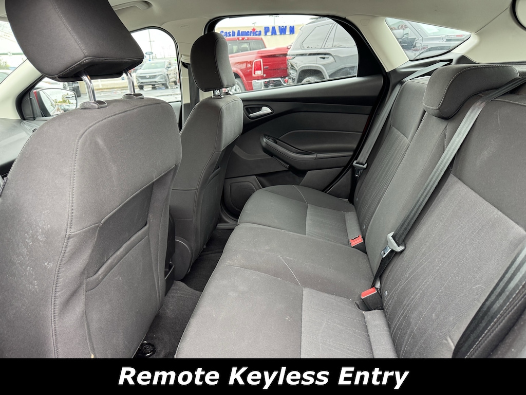 Used 2015 Ford Focus SE Hatchback