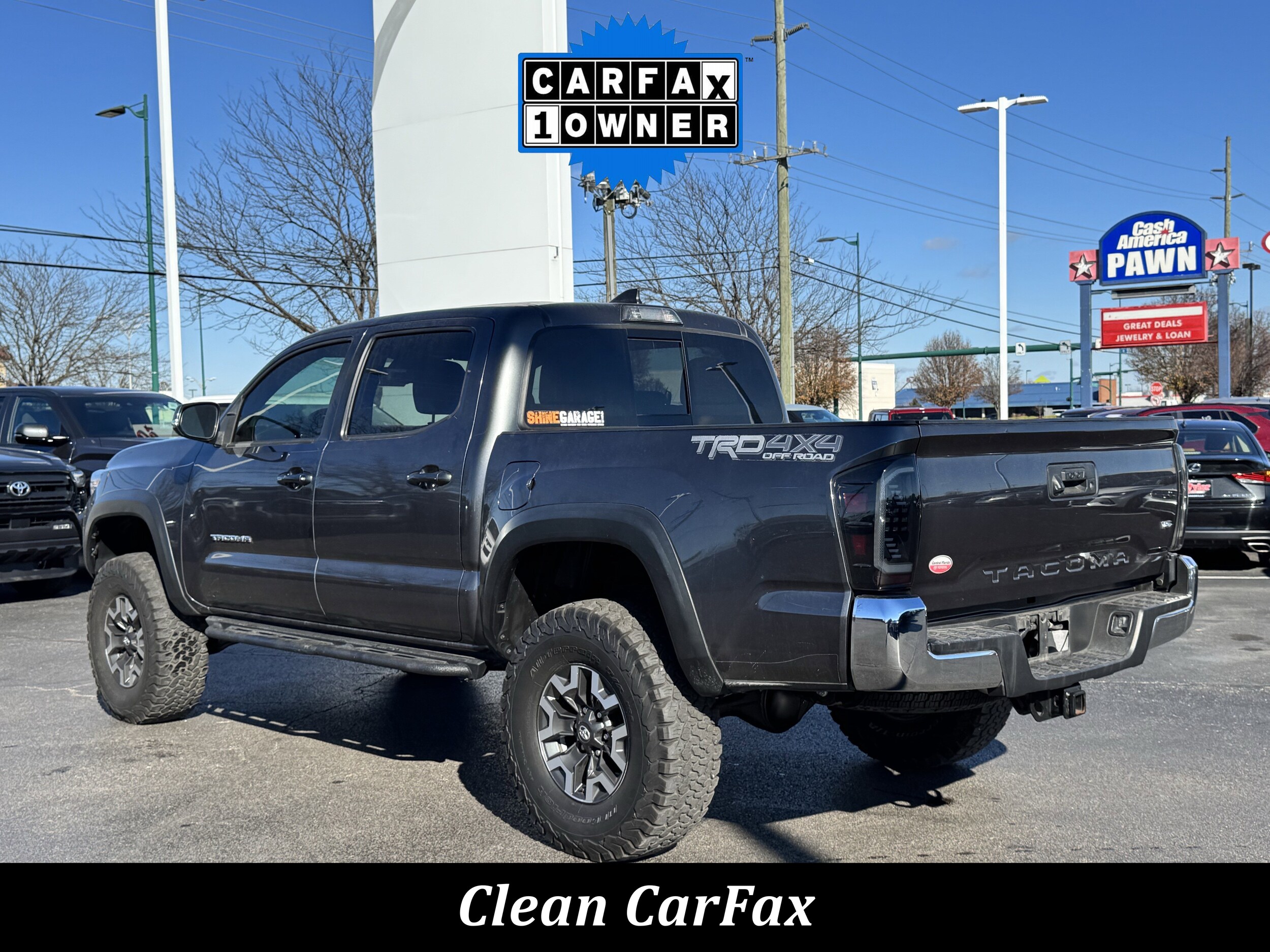 2018 Toyota Tacoma Double Cab photo 2