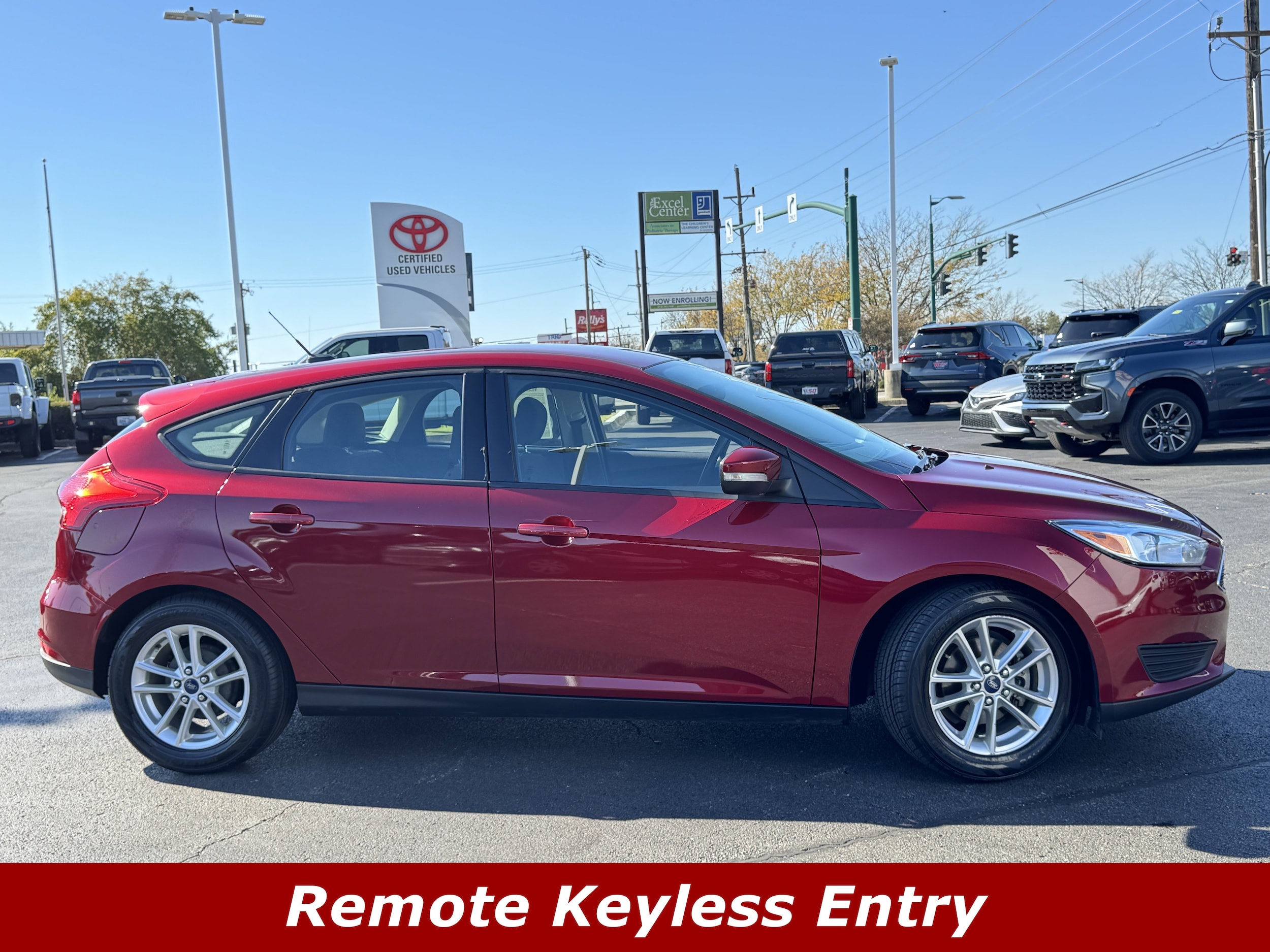 Used 2015 Ford Focus SE with VIN 1FADP3K27FL299206 for sale in Clarksville, IN