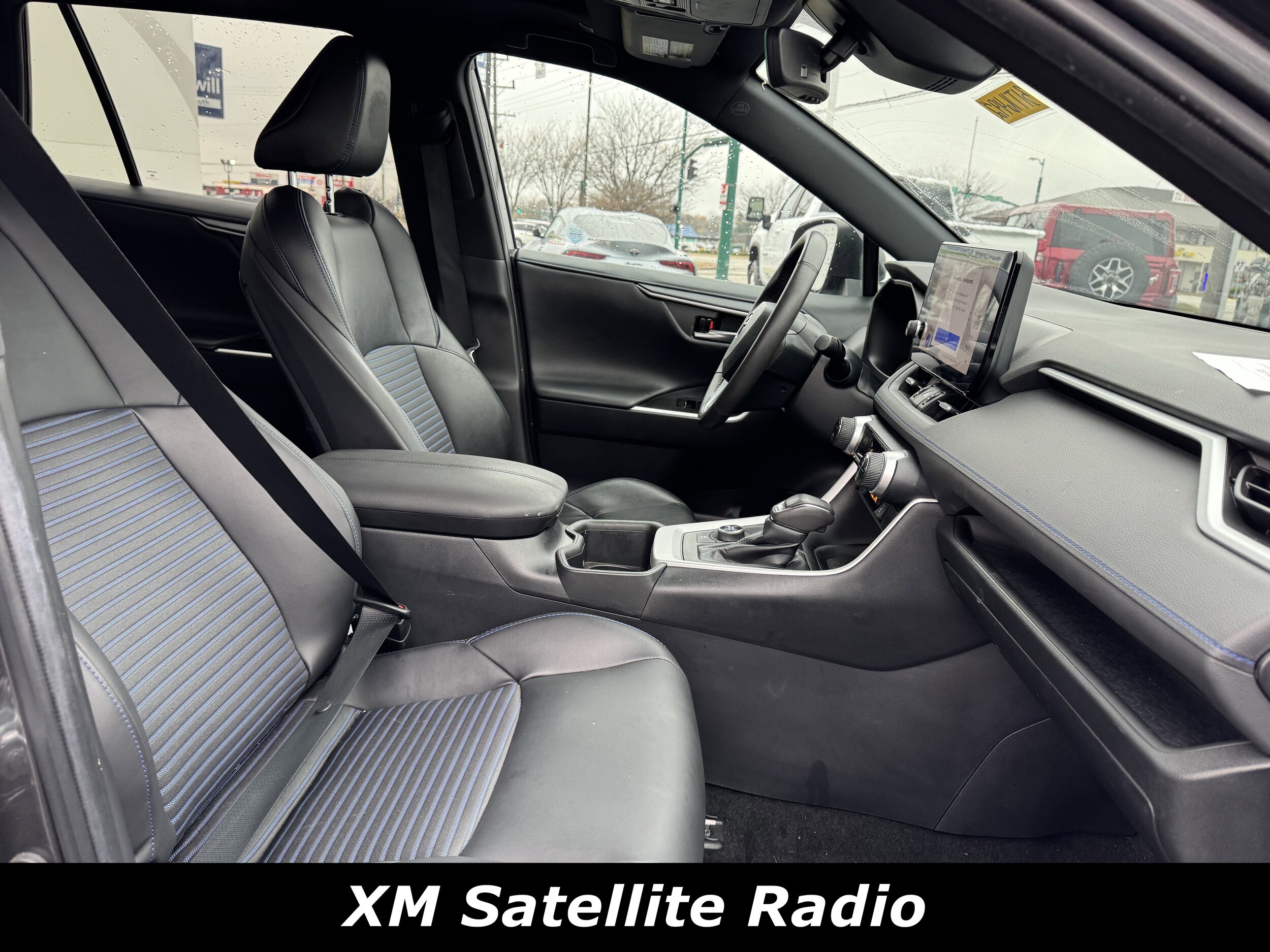 2023 Toyota RAV4 Hybrid XSE photo 2