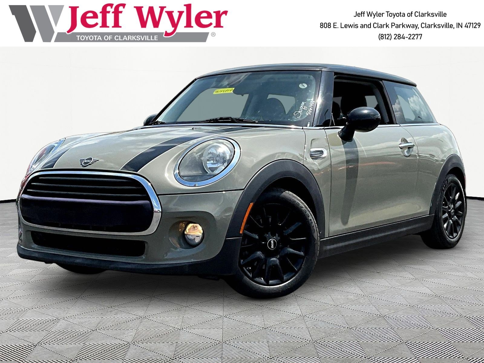 2019 MINI Hardtop Cooper Signature's photo