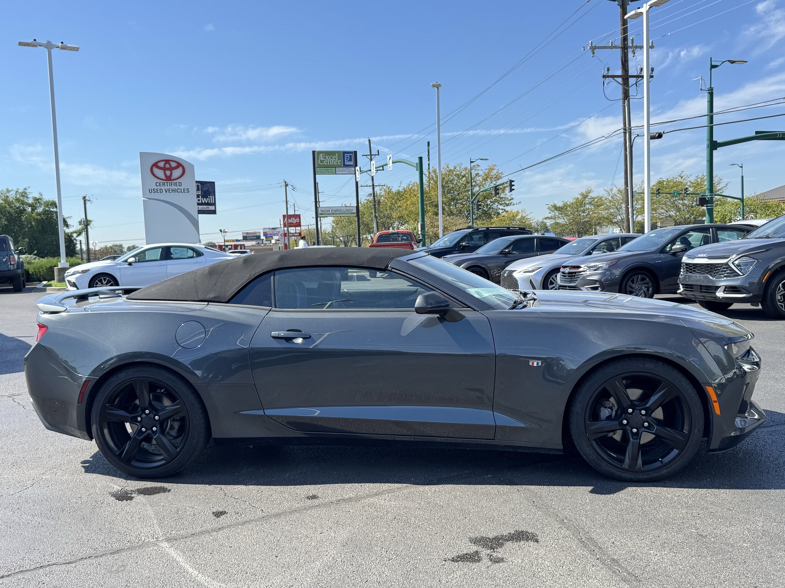 2018 Chevrolet Camaro 1LT photo 2
