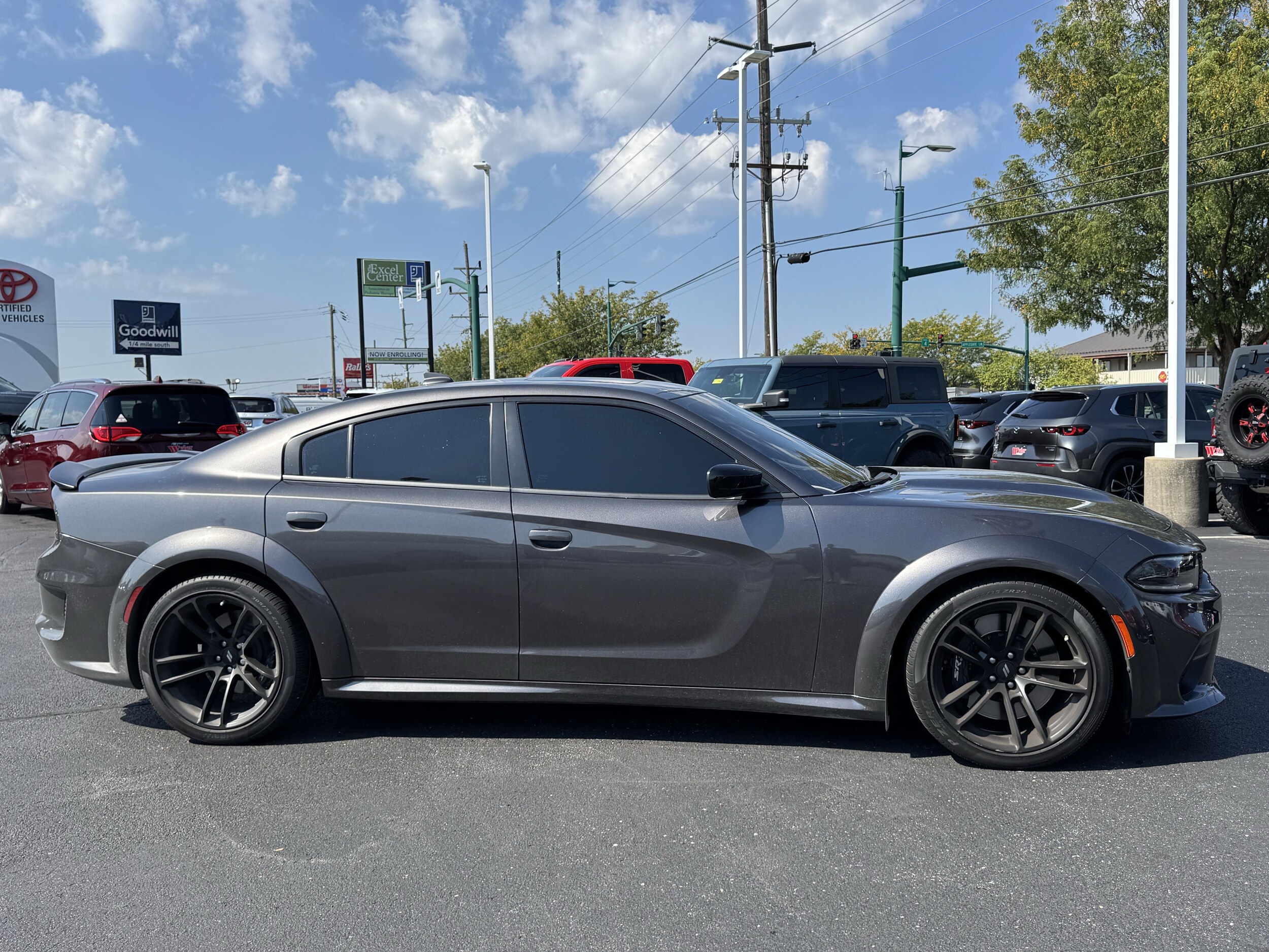 2023 Dodge Charger Scat Pack photo 2