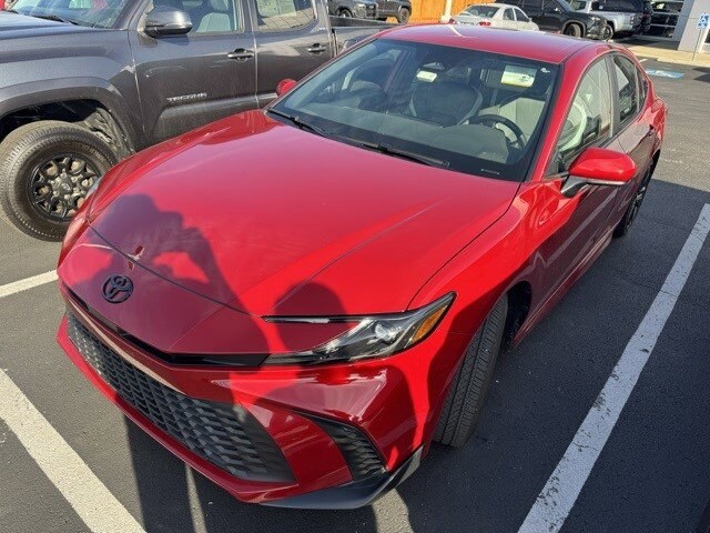 2025 Toyota Camry SE photo 4