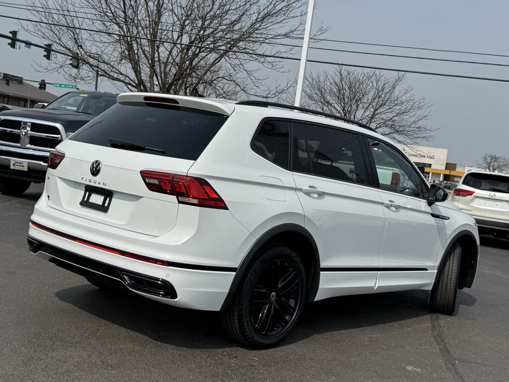 Used 2022 Volkswagen Tiguan 2.0T SE R-Line Black SUV