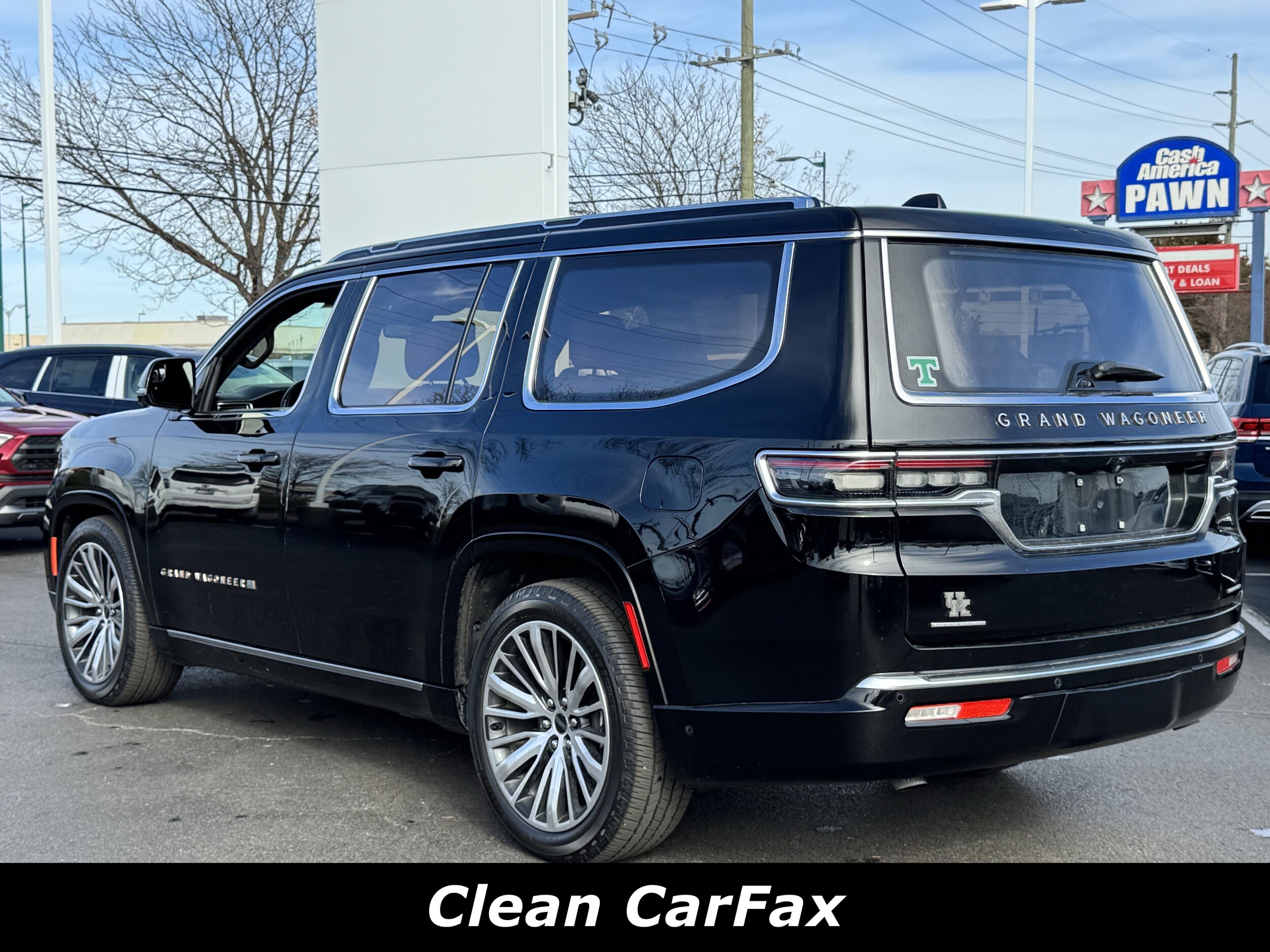 2022 Jeep Grand Wagoneer III photo 2