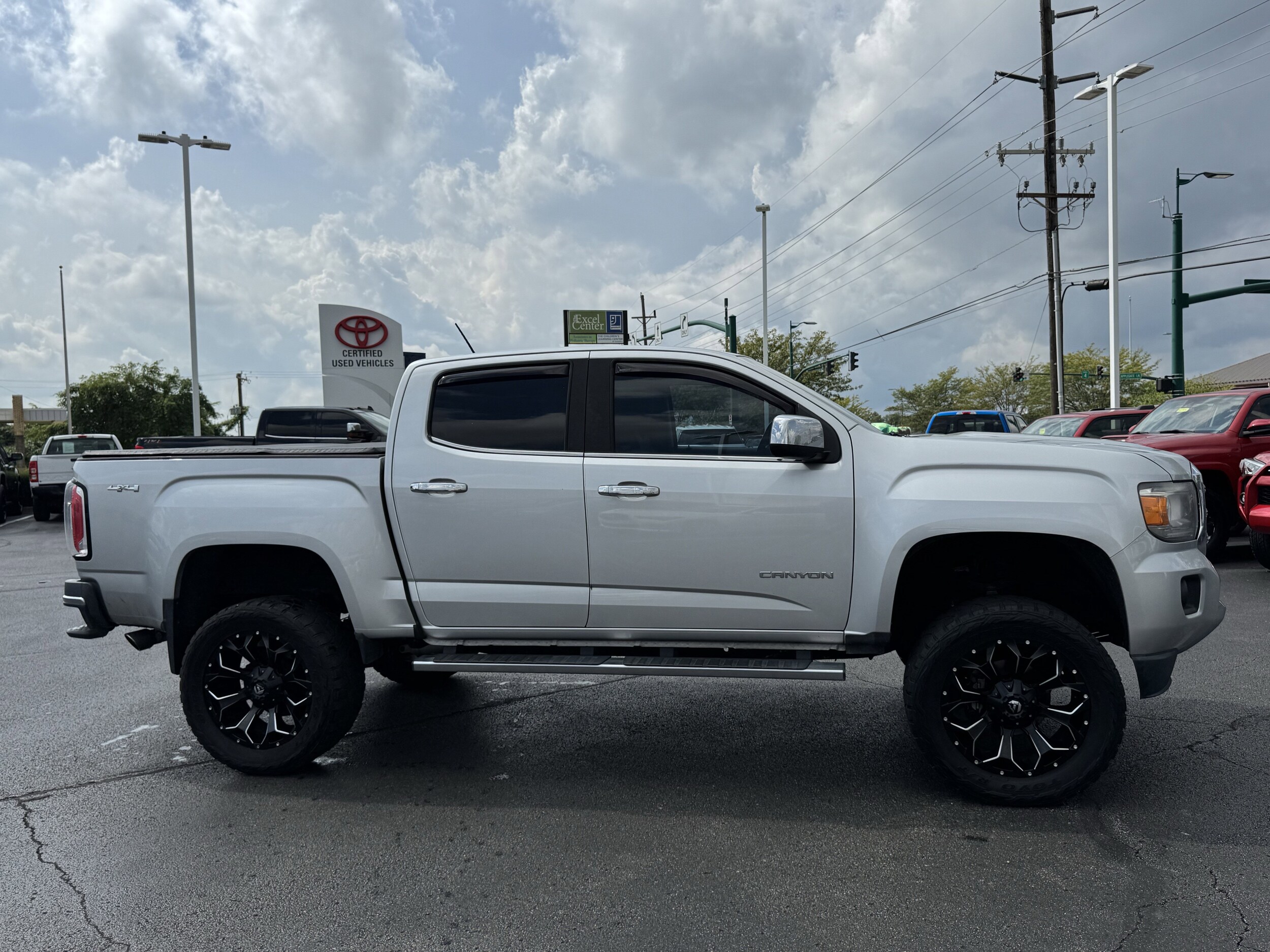 2018 Gmc Canyon SLT photo 2