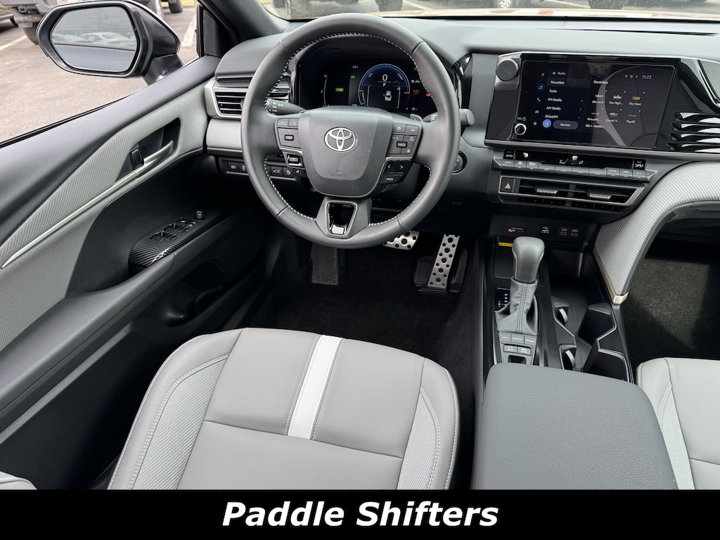 Used 2025 Toyota Camry SE Sedan