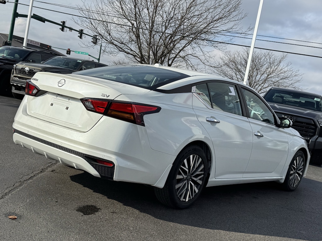 Used 2023 Nissan Altima 2.5 SV Sedan