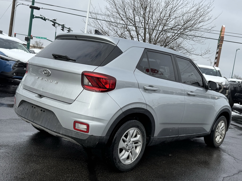 Used 2021 Hyundai Venue SE SUV