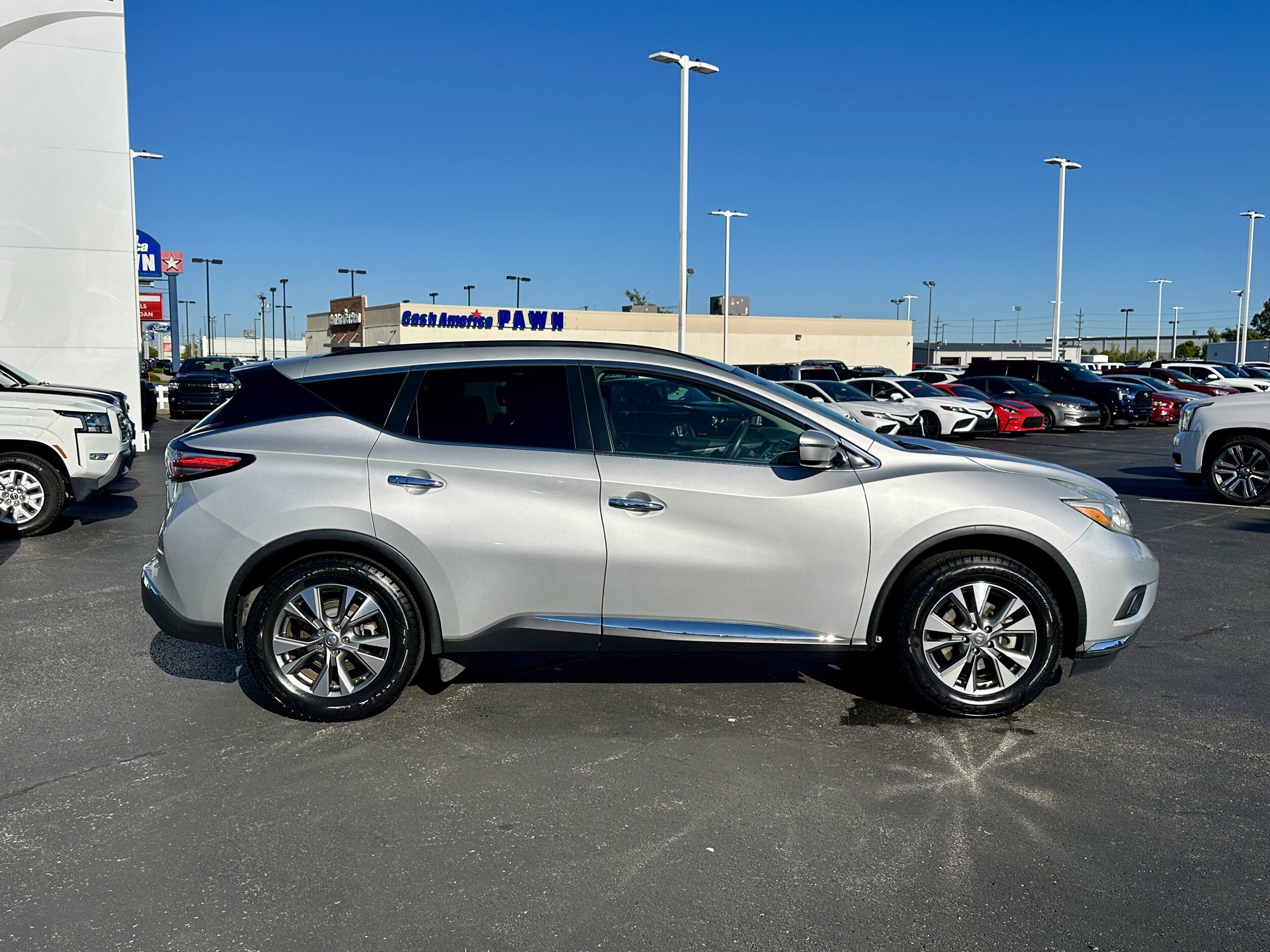 2016 Nissan Murano SV photo 4