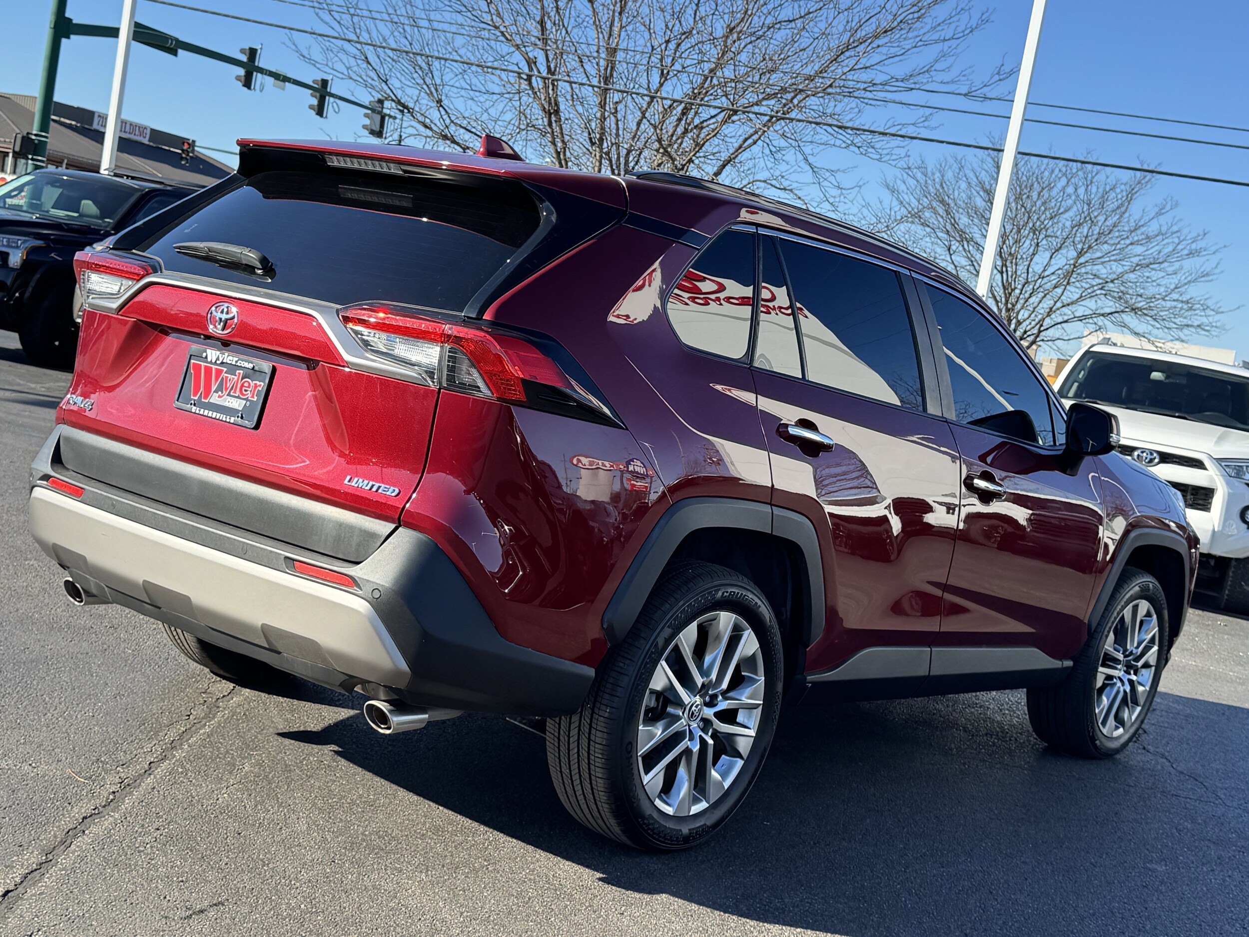 2022 Toyota RAV4 Limited photo 2