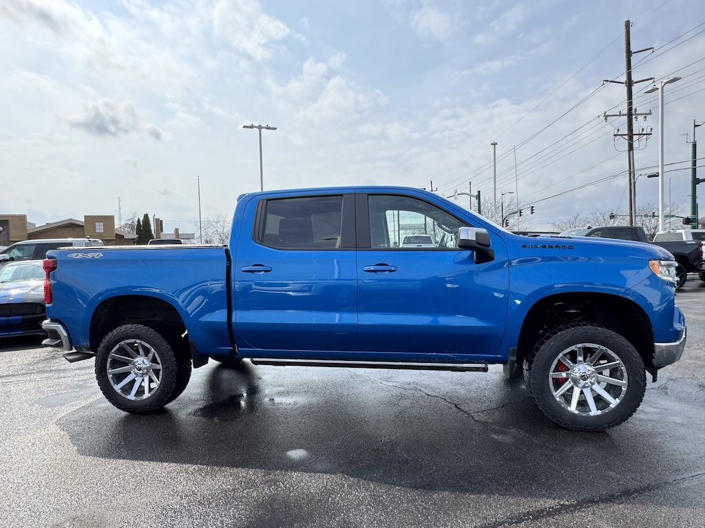 Used 2022 Chevrolet Silverado 1500 LT w/1LT Truck Crew Cab