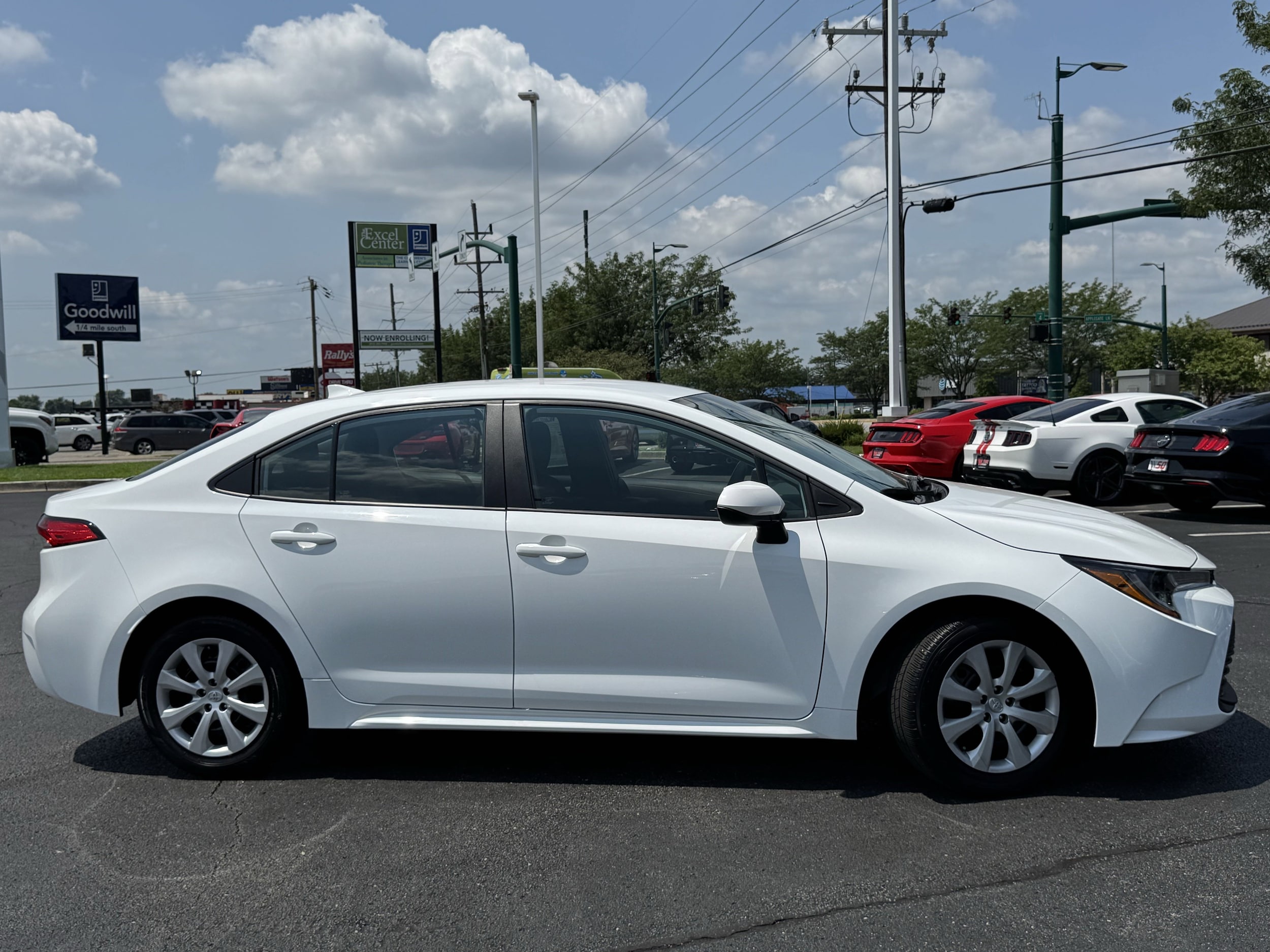 Used 2024 Toyota Corolla LE with VIN 5YFB4MDE5RP084104 for sale in Northfield, Minnesota