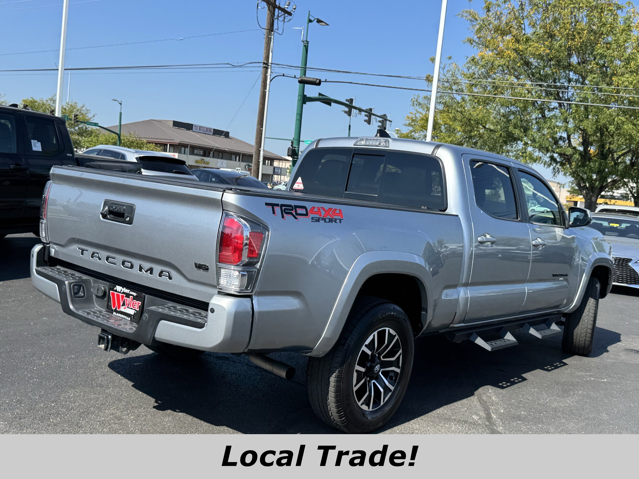 2023 Toyota Tacoma TRD Sport V6 photo 3