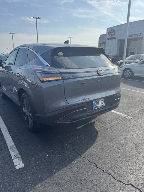 2025 Nissan Murano SL photo 2