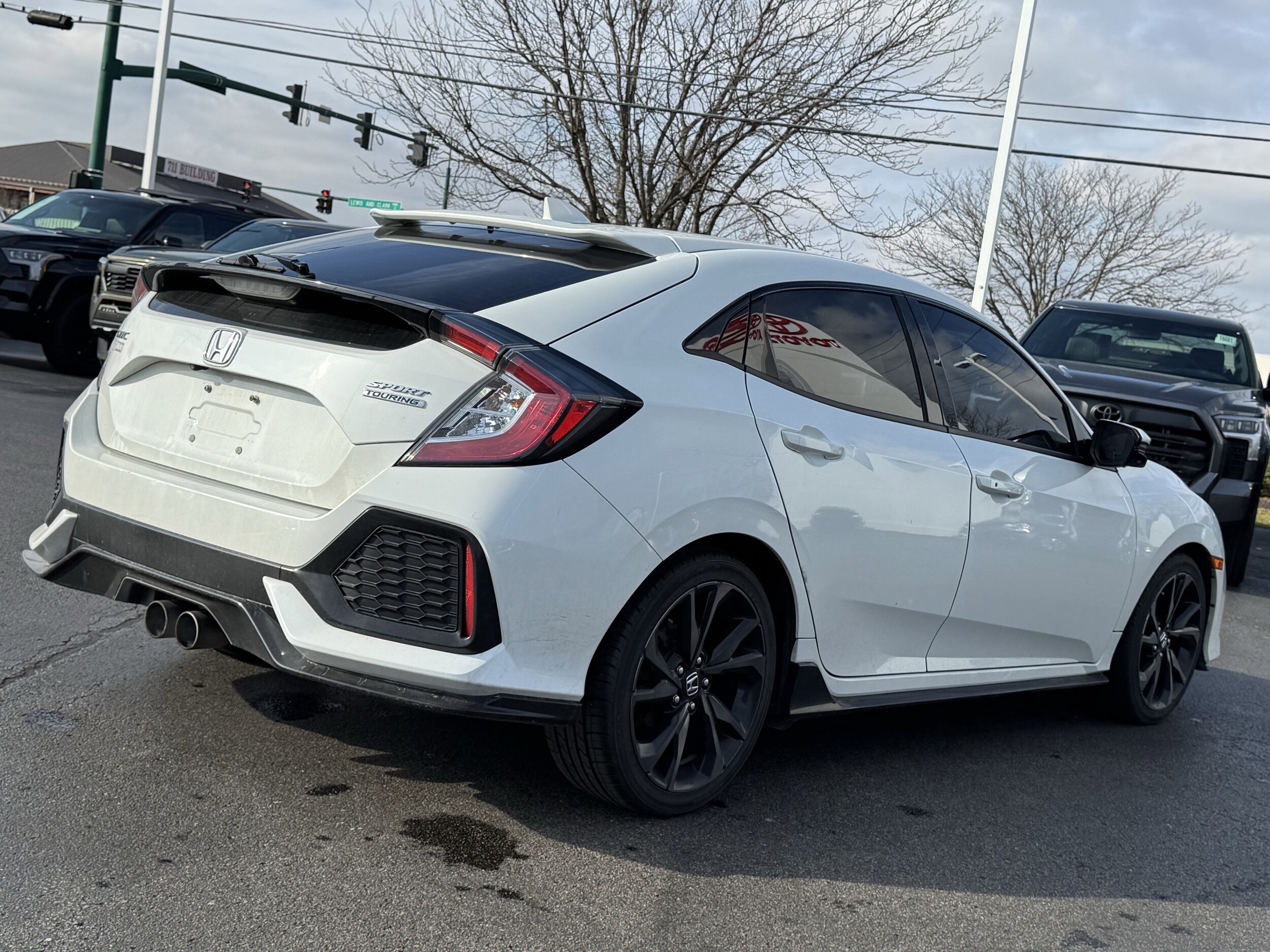 2017 Honda Civic Sport Touring Hatchback photo 3