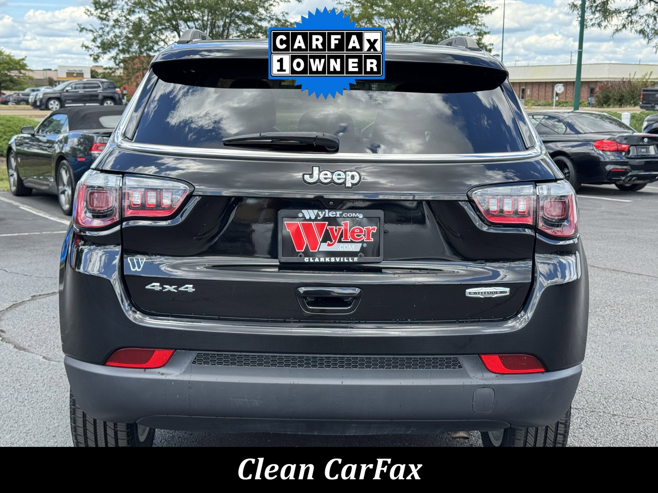 2022 Jeep Compass Latitude Lux photo 3