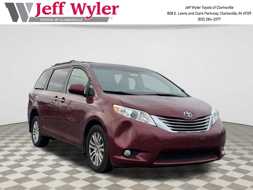 Used 2017 Toyota Sienna XLE 8 Passenger Van Passenger Van