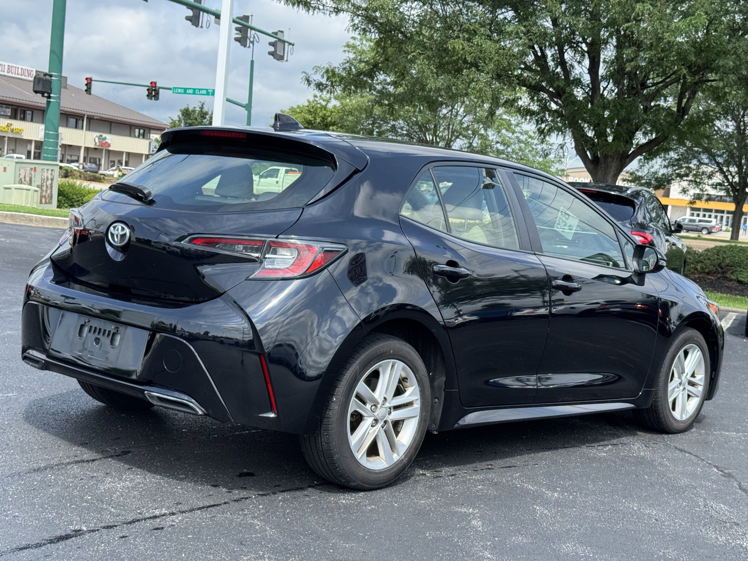 2020 Toyota Corolla SE photo 3