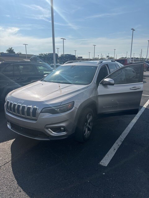 2019 Jeep Cherokee Limited photo 2