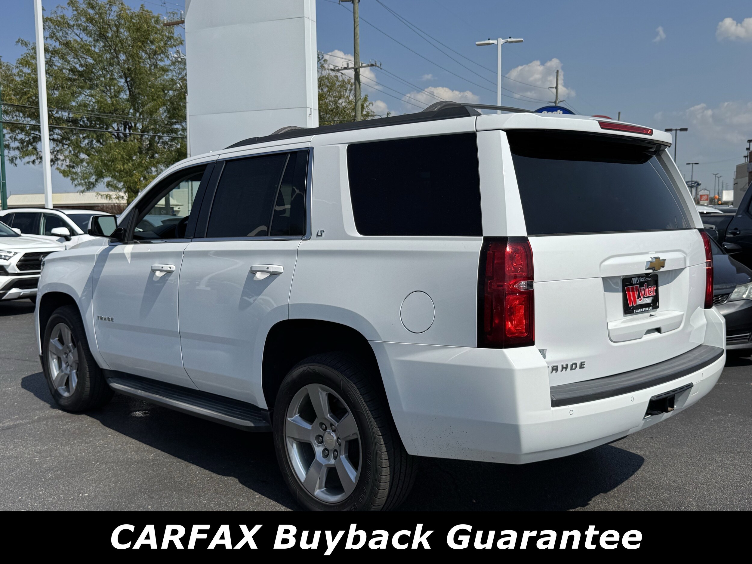 2018 Chevrolet Tahoe LT photo 2