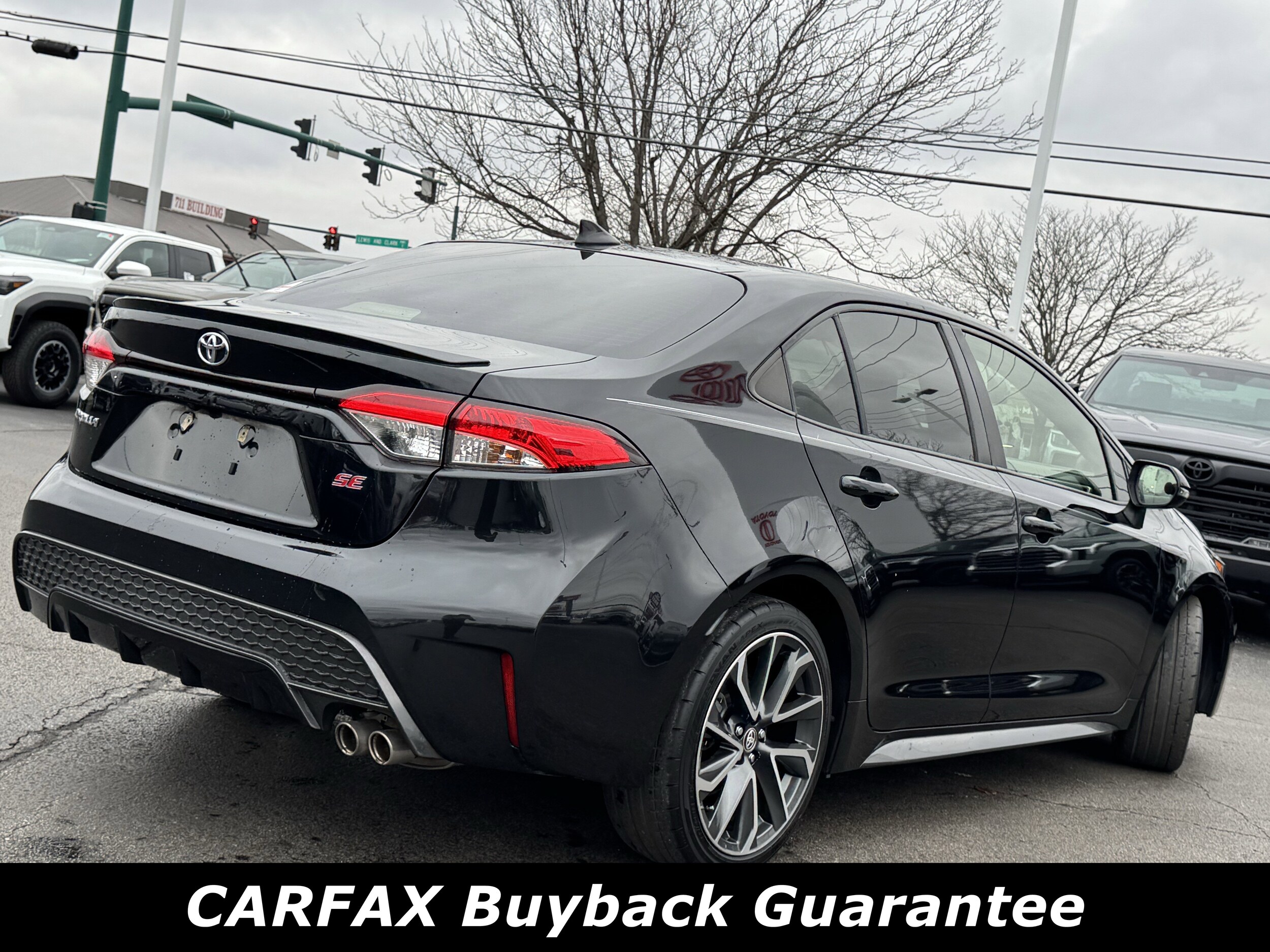 2021 Toyota Corolla SE photo 3