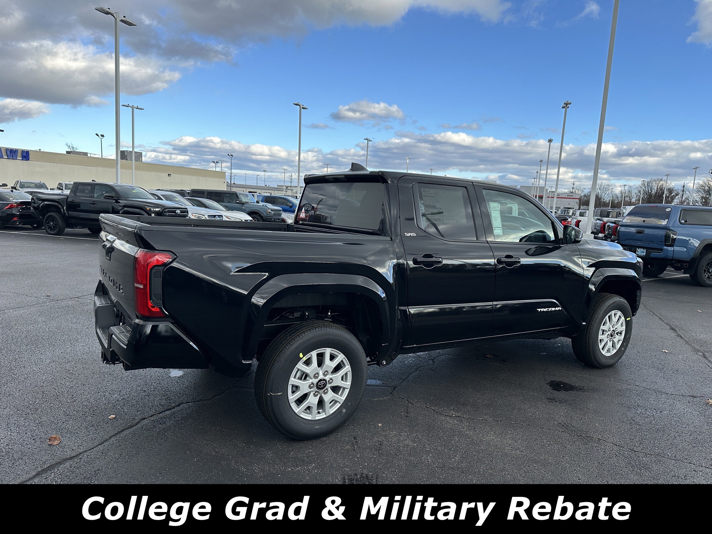 2025 Toyota Tacoma SR5 photo 3