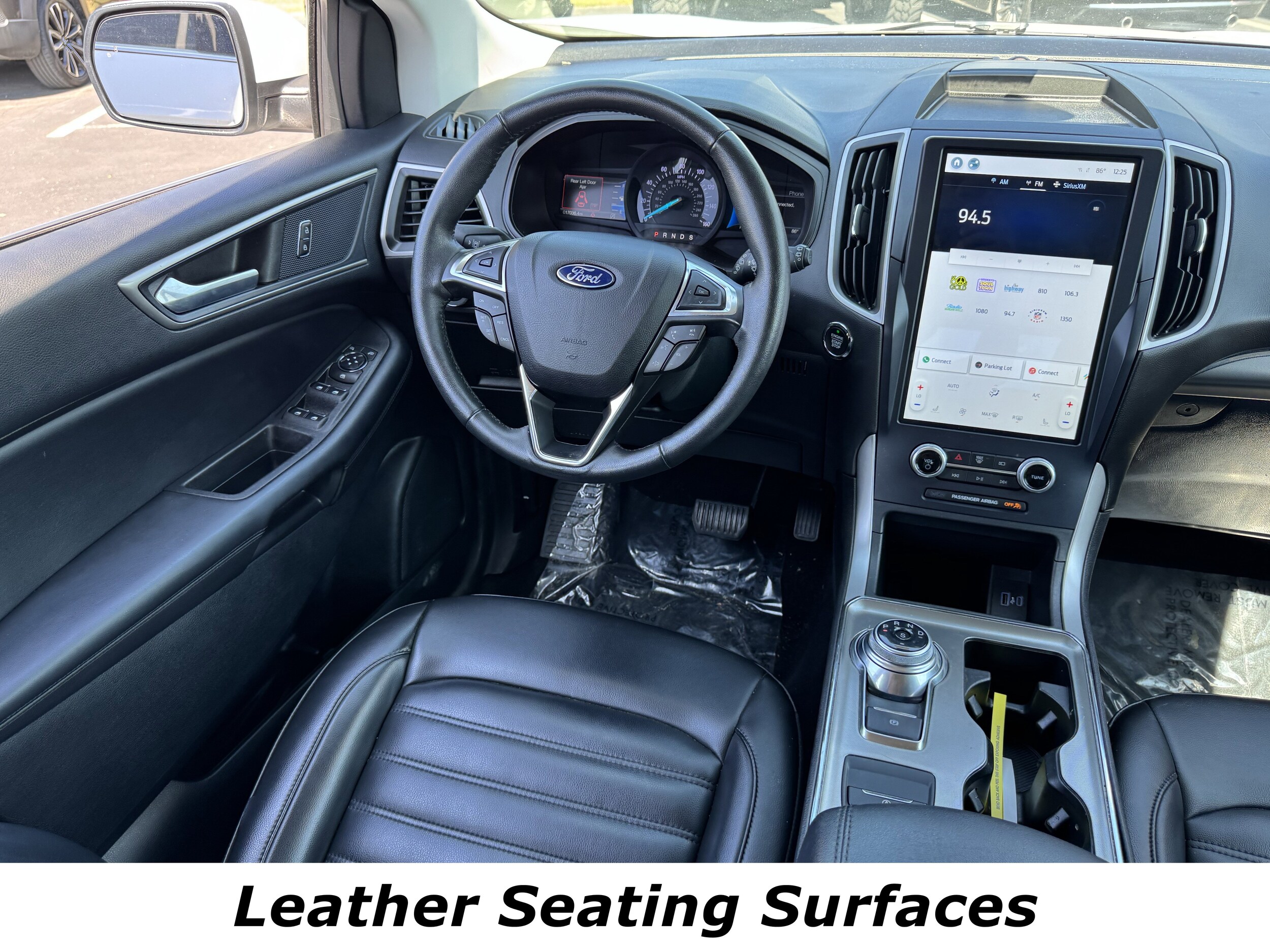 2022 Ford Edge SEL photo 3