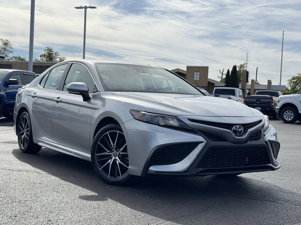 Used 2024 Toyota Camry SE Sedan