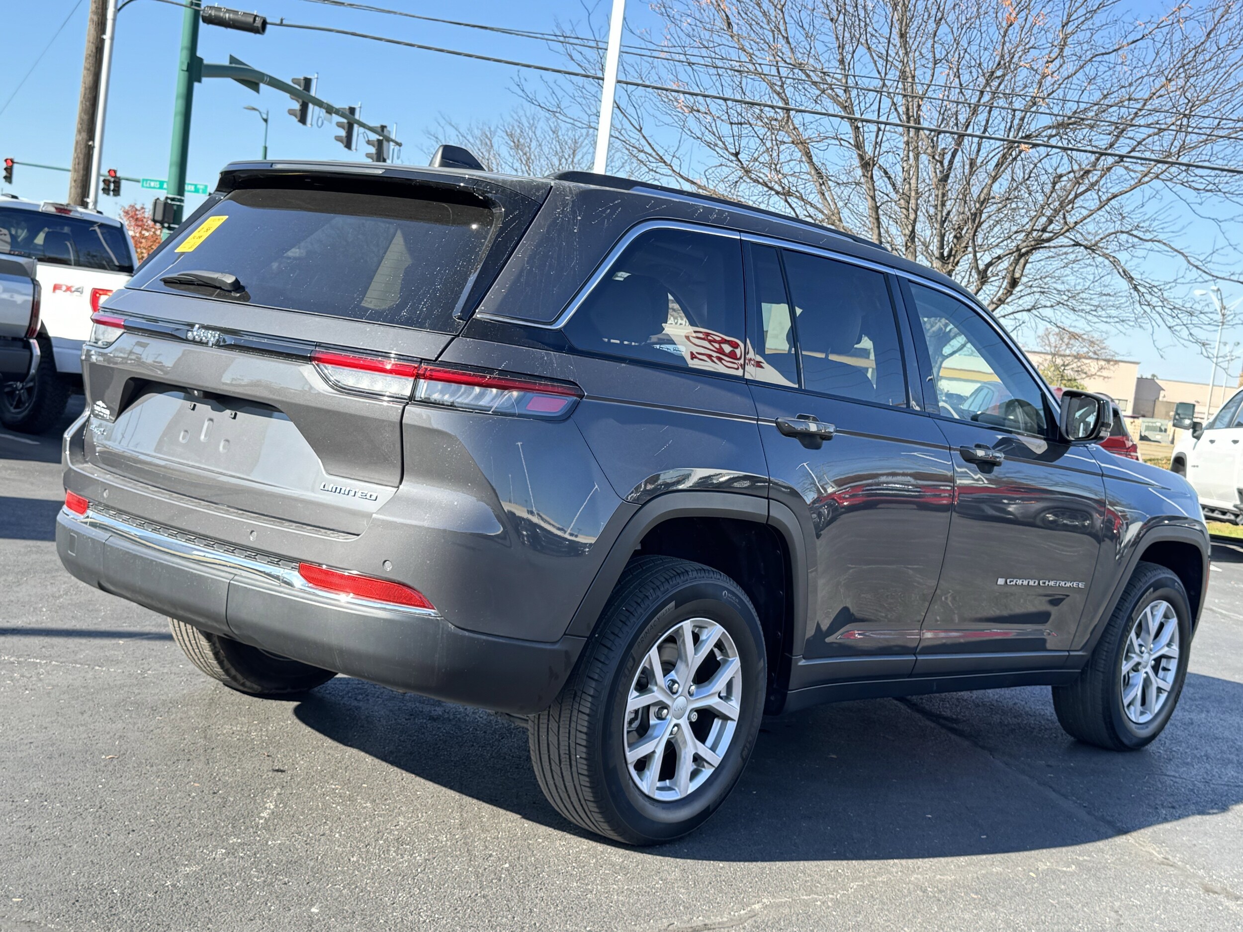 2022 Jeep Grand Cherokee Limited photo 3