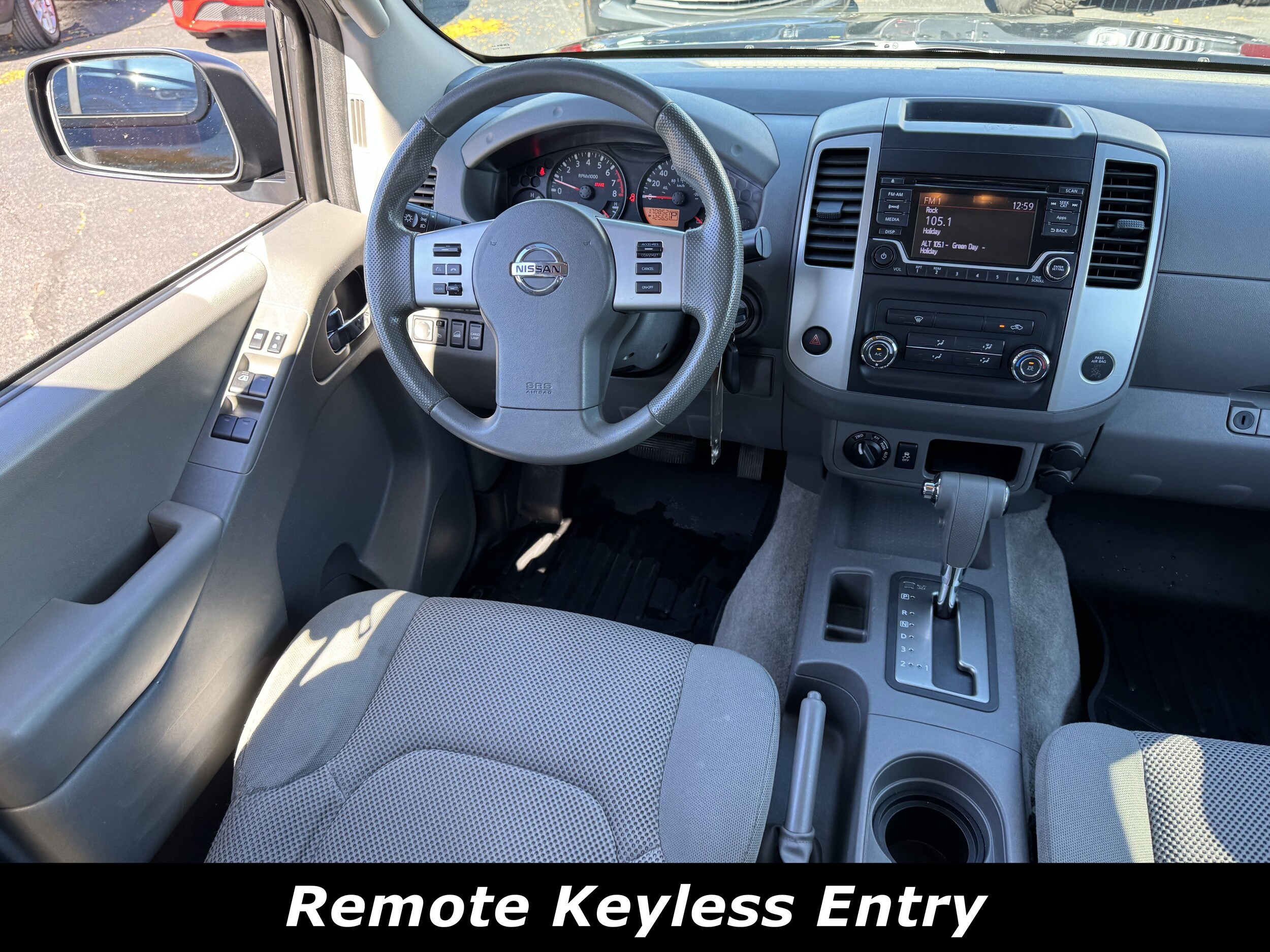 2016 Nissan Frontier SV photo 4