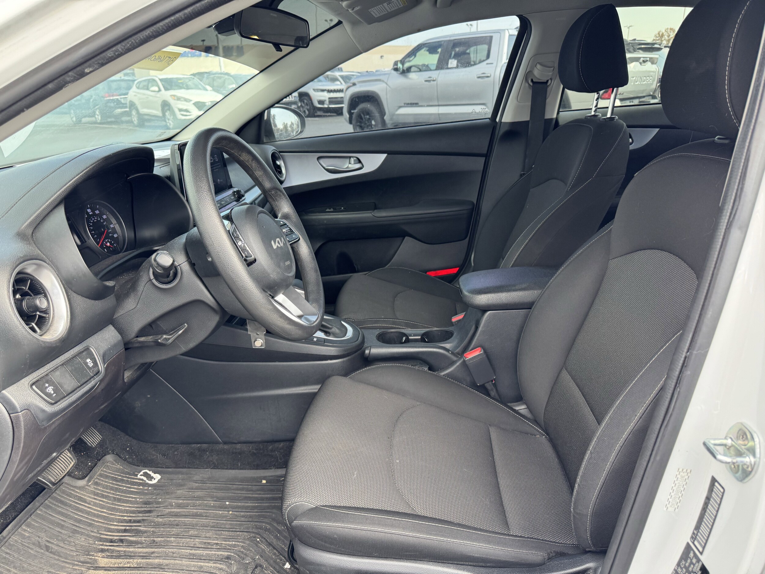 2022 Kia Forte LXS photo 4