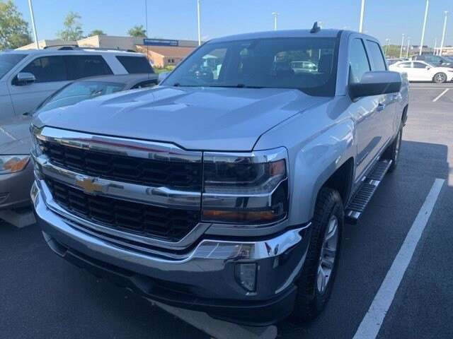 2017 Chevrolet Silverado 1500 photo 2
