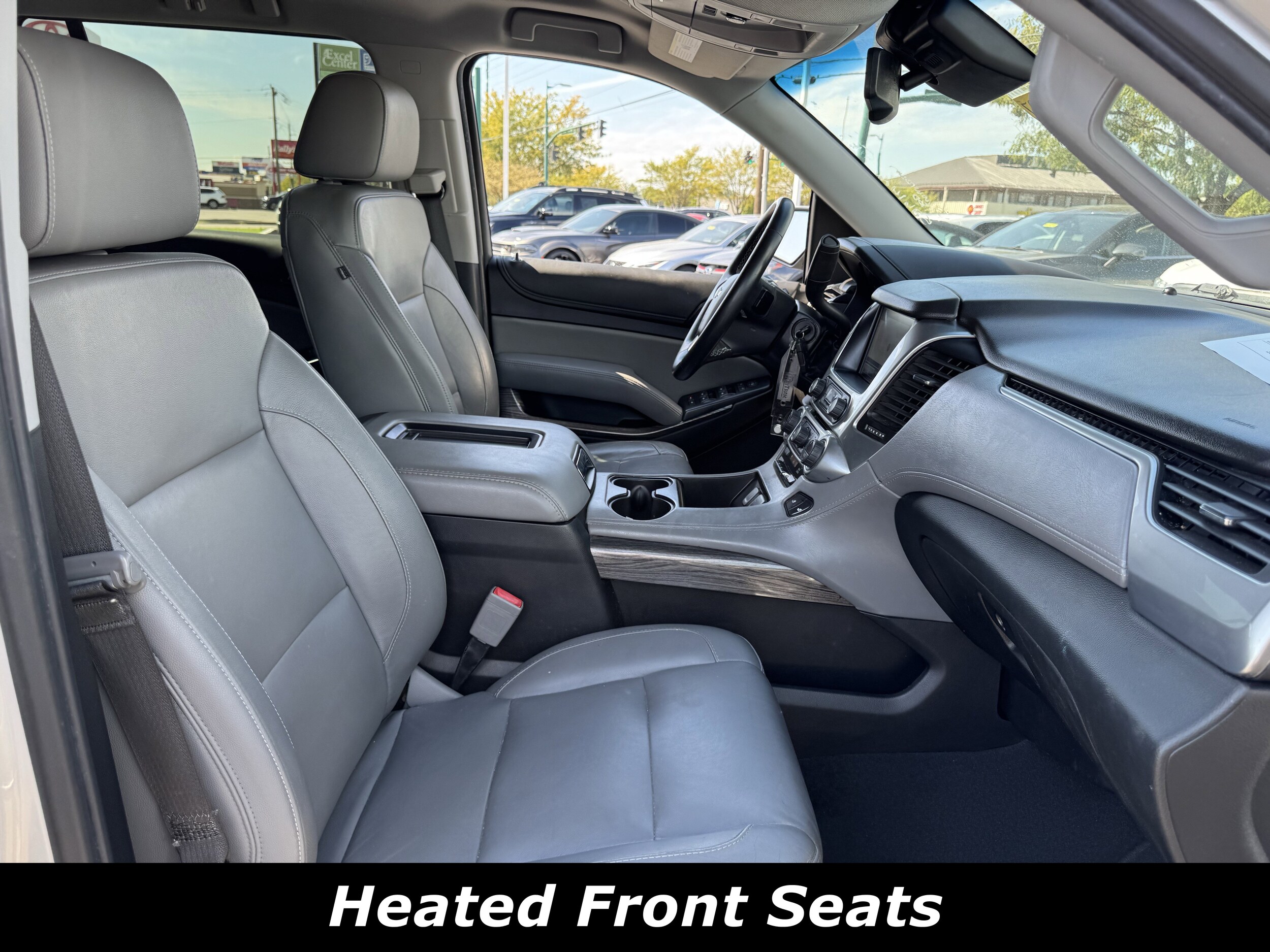 2020 Chevrolet Suburban LT photo 4