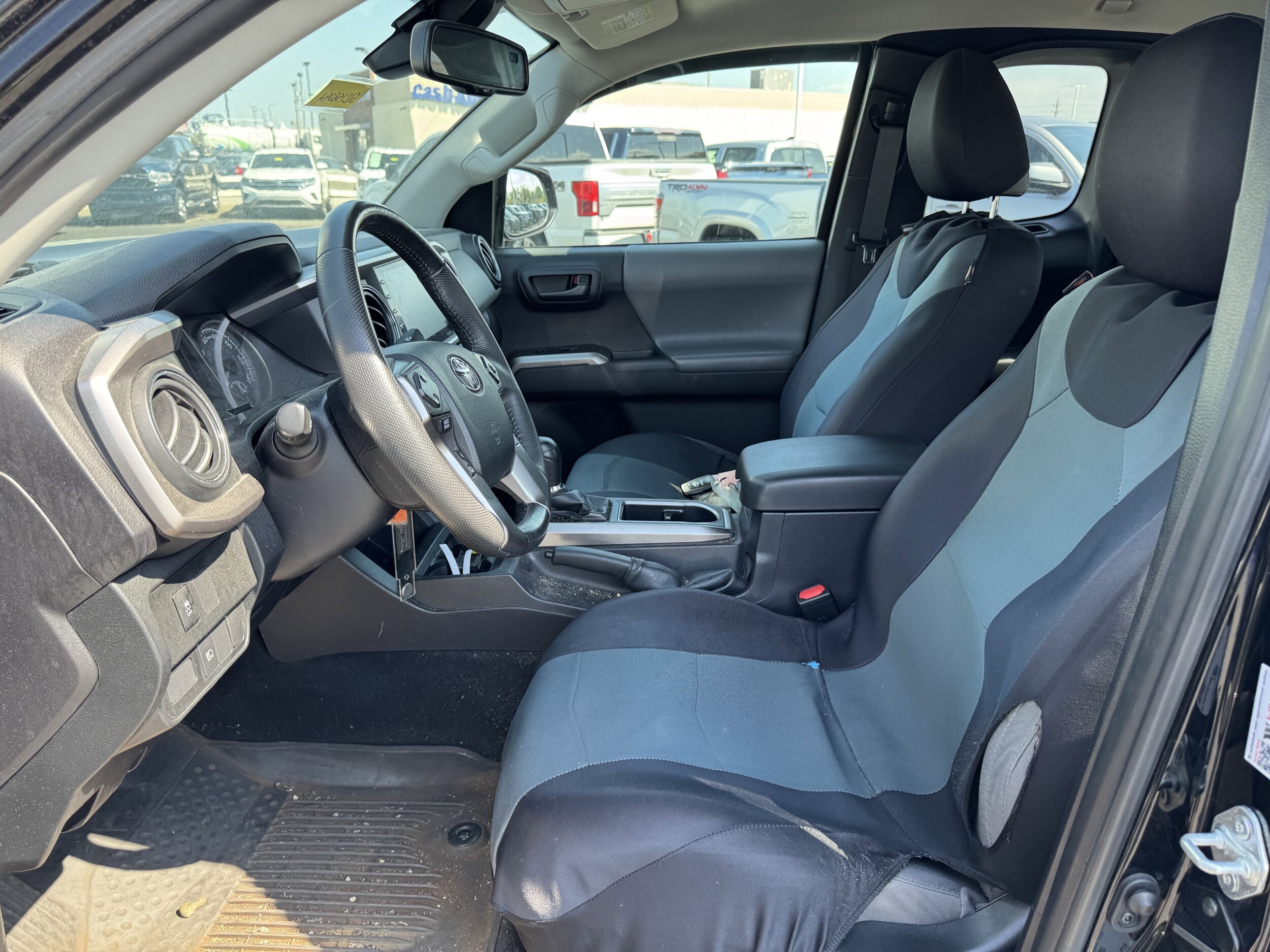 2022 Toyota Tacoma SR5 V6 photo 4