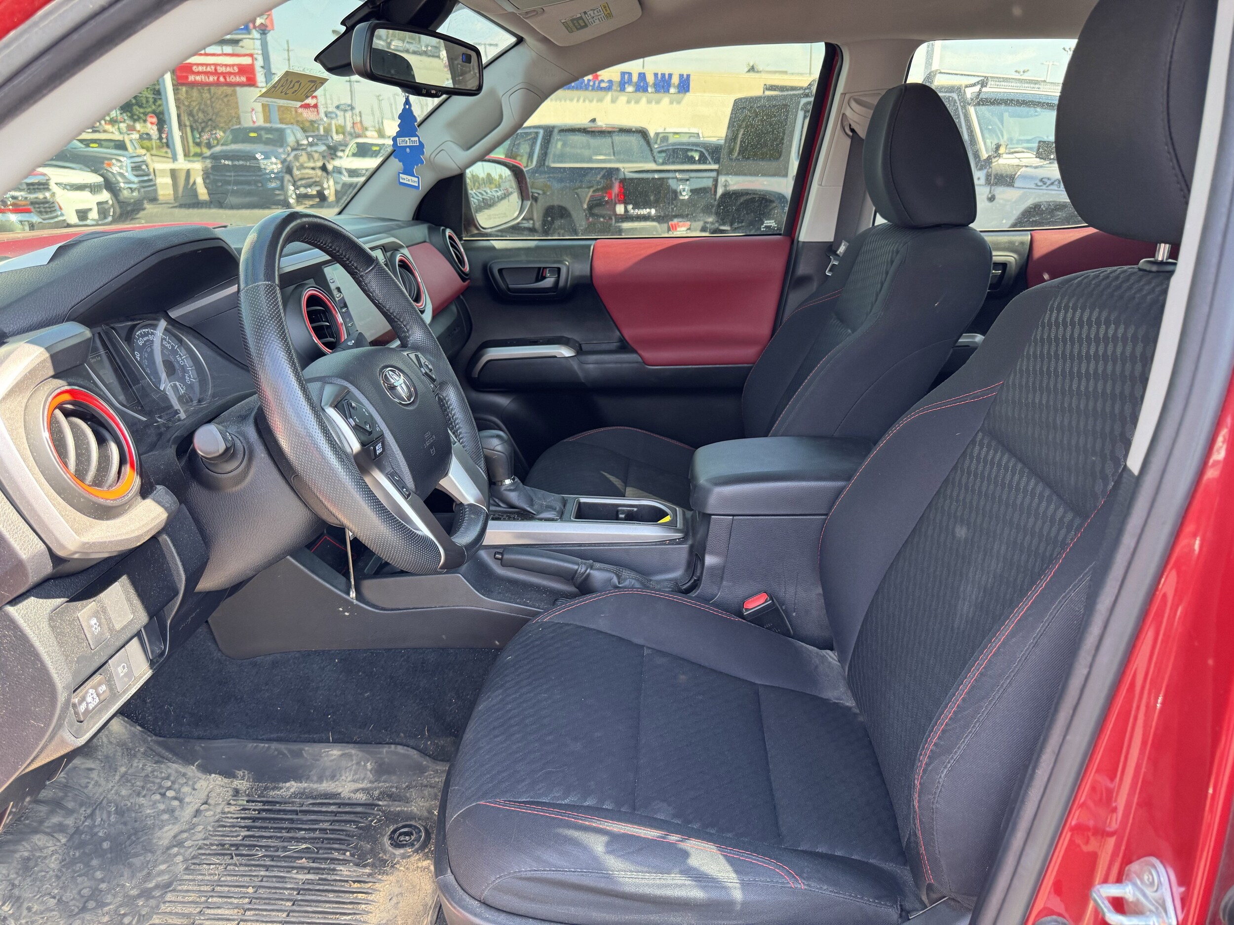 2021 Toyota Tacoma SR5 V6 photo 3
