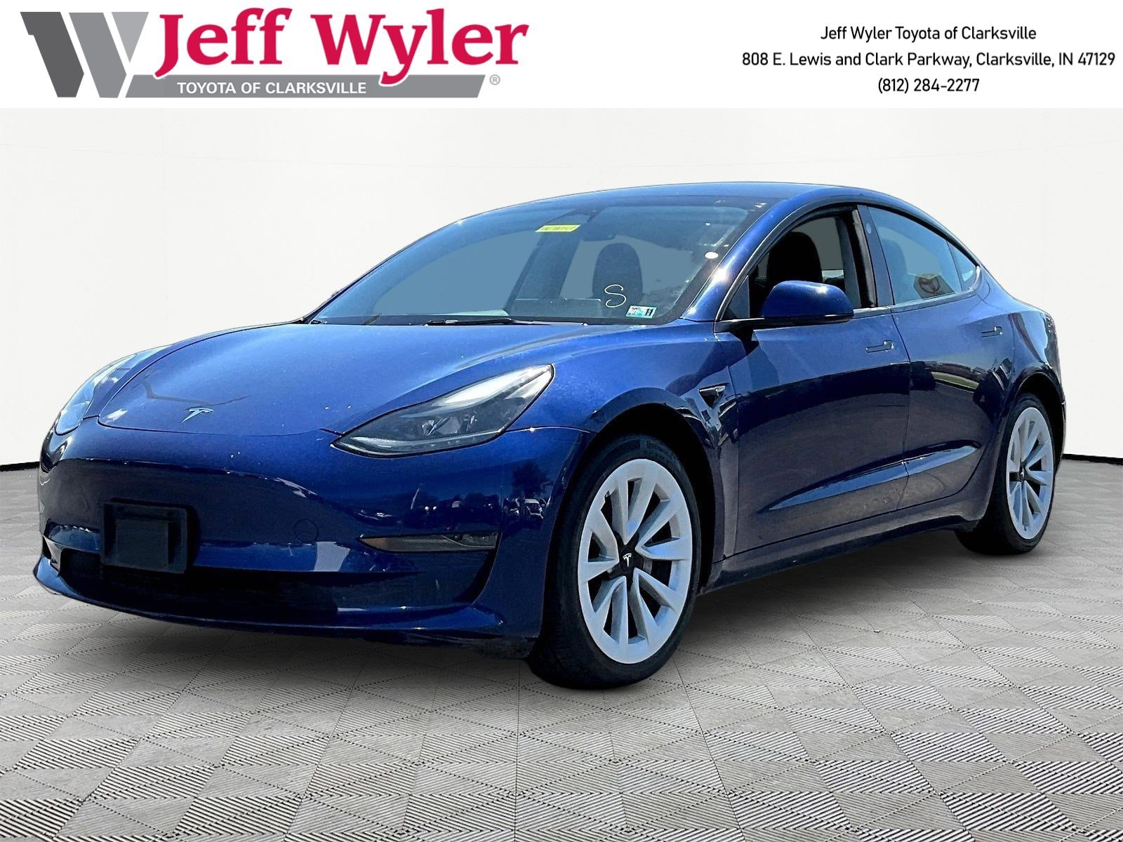 2022 Tesla Model 3 Standard Range Plus's photo