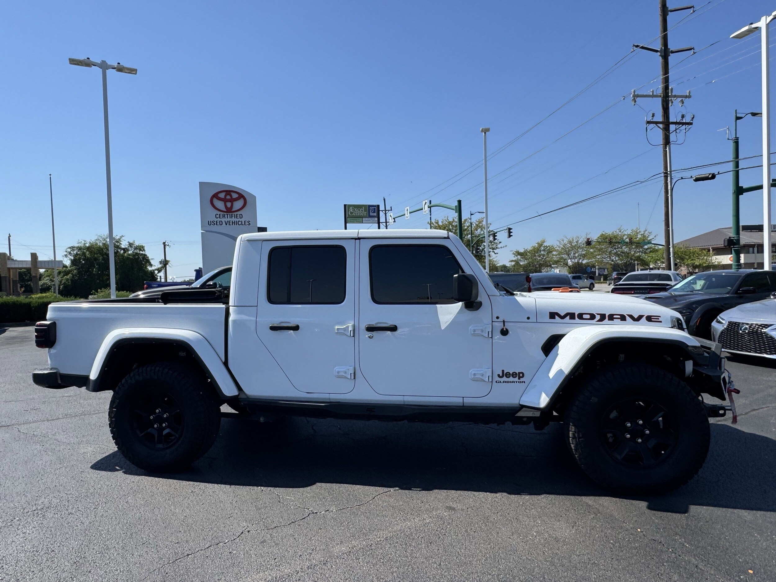 2022 Jeep Gladiator Mojave photo 2