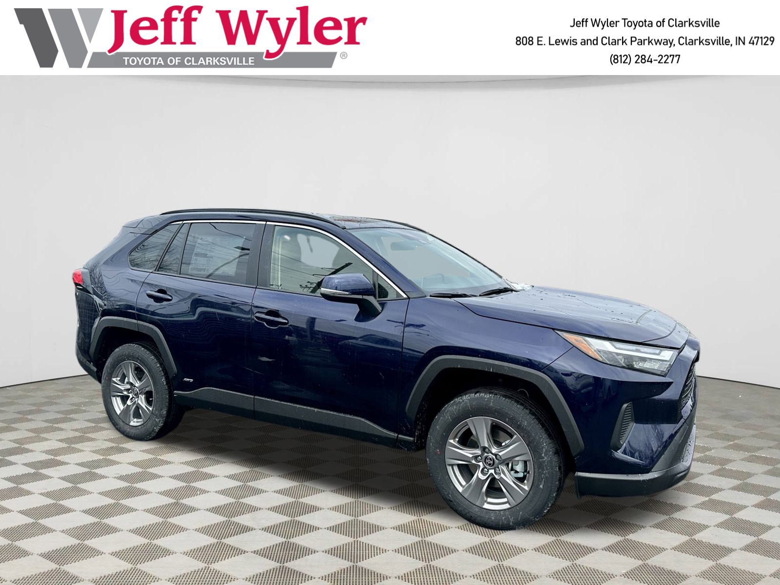 2025 Toyota RAV4 XLE's photo