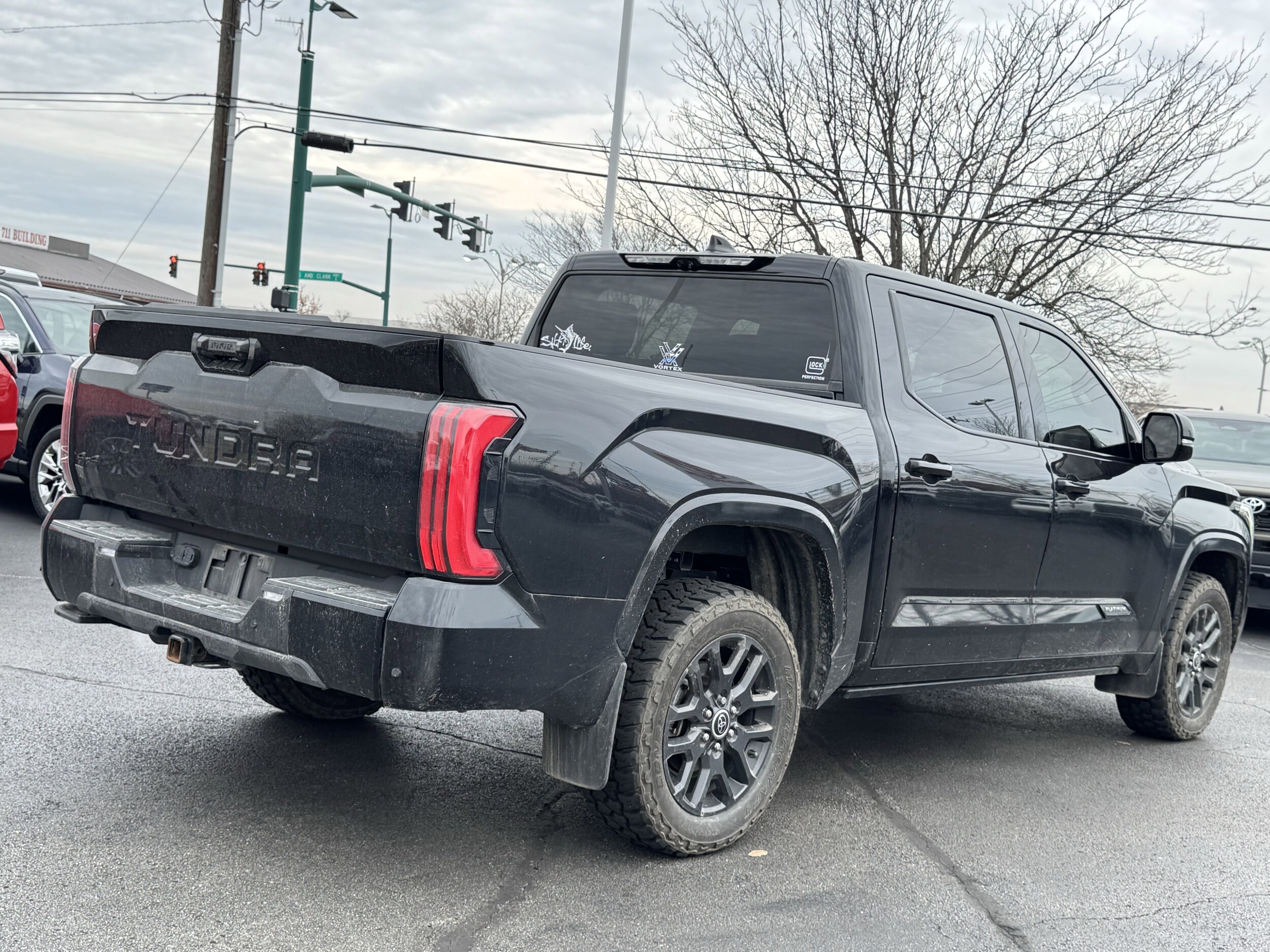 2023 Toyota Tundra Platinum CrewMax photo 3