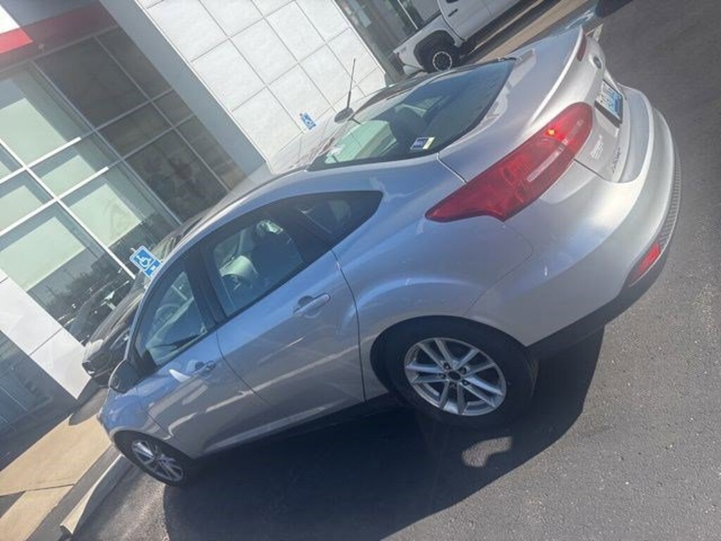 Used 2016 Ford Focus SE Sedan