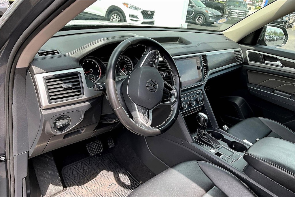 Used 2021 Volkswagen Atlas 2.0T SE w/Technology (2021.5) SUV