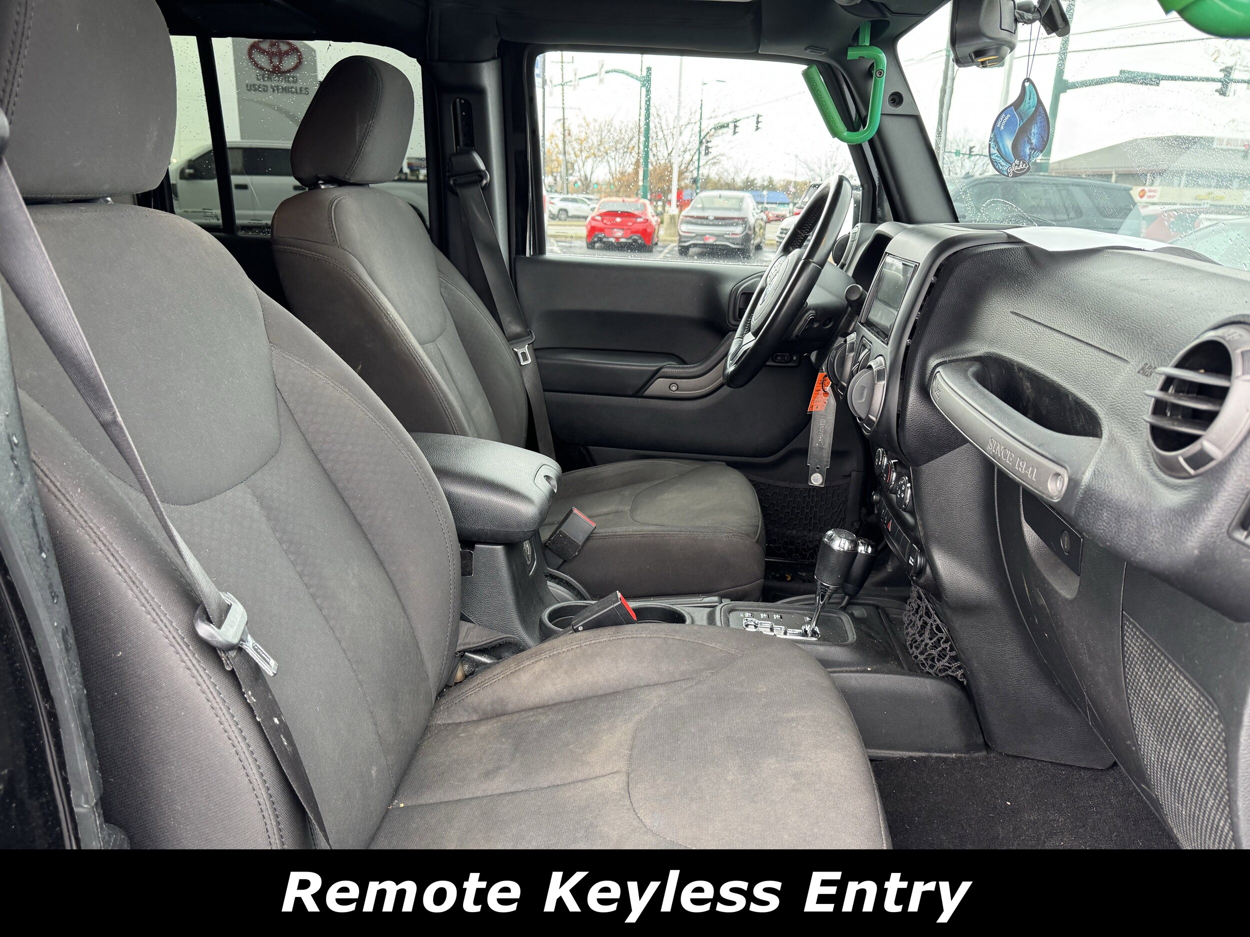 2017 Jeep Wrangler Unlimited Sport photo 4