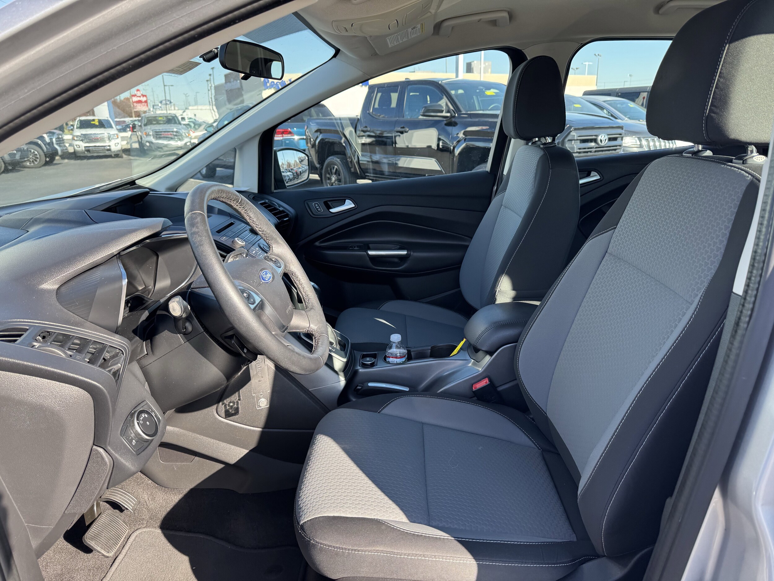 2017 Ford C-Max Hybrid SE photo 4